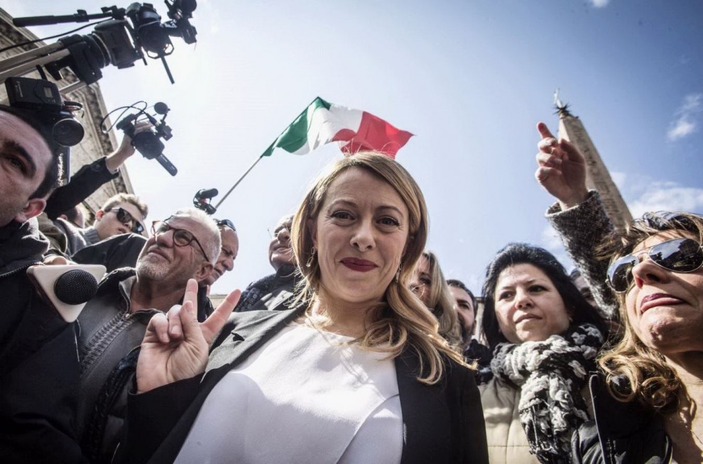 'Livorno i fascisti non li vuole': sputi e insulti per la Meloni