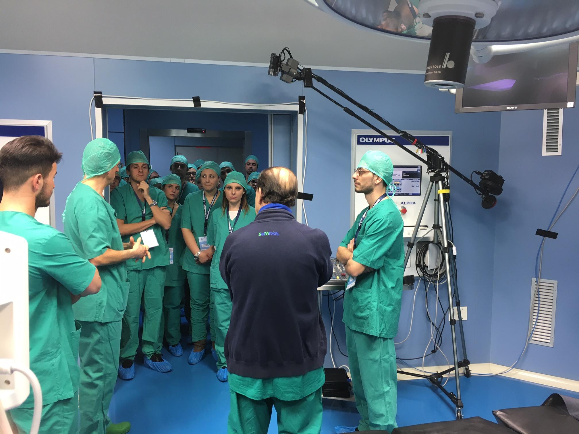 Pesa 195 kg: intervento di tracheotomia percutanea riuscito