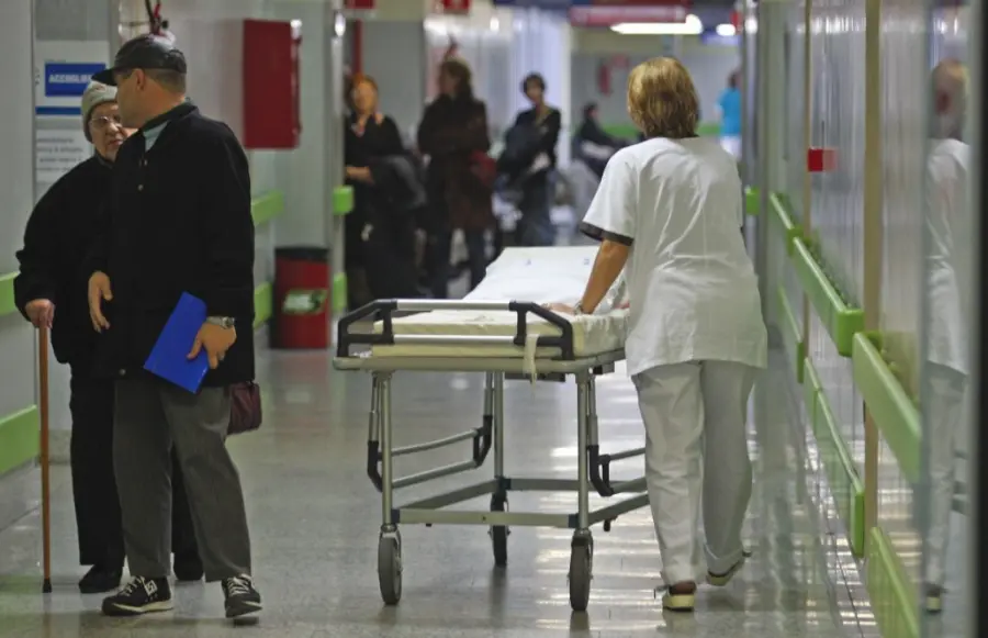 Infermiera dona rene a un paziente, poi lo sposa