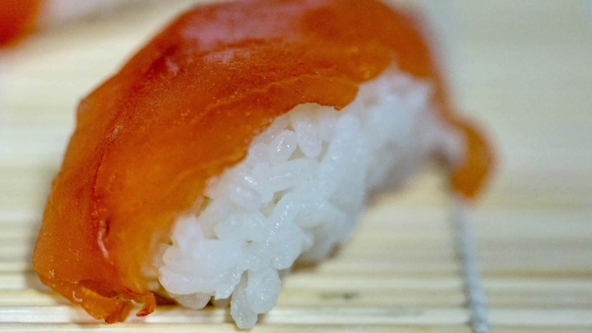 Sushi fa venire i vermi? Il caso della grossa tenia nell'intestino