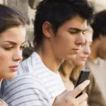 Adolescenza dura fino a 24 anni: ecco perché