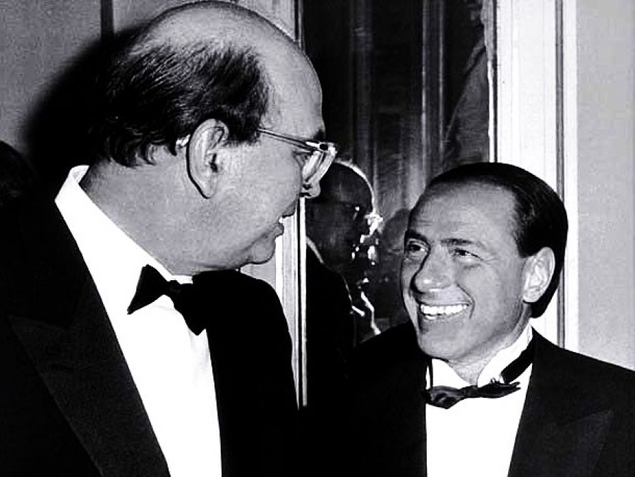 Silvio Berlusconi sulla tomba di Craxi? La 'bomba' di Repubblica