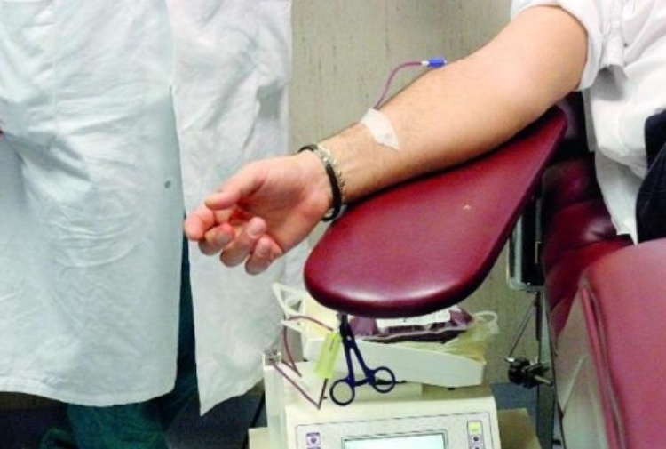 Carenza di sangue in Italia: donatori influenzati