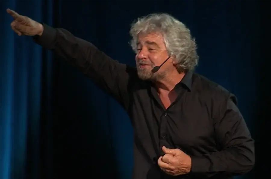 M5S, Grillo portato in giudizio per conflitto di interesse