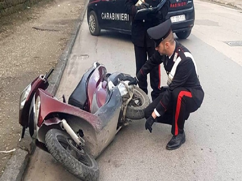 Rapina a Palermo, viene fatto cadere dal motorino e gli rubano 10mila euro