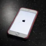 iPhone vecchi molti lenti? Mano della Apple, 3 class action negli Usa