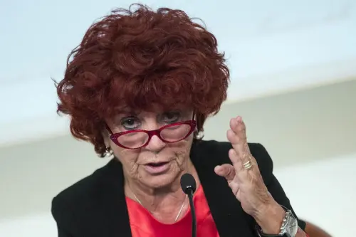 'Siamo più migliori': stavolta Valeria Fedeli si supera, nuova gaffe grammaticale