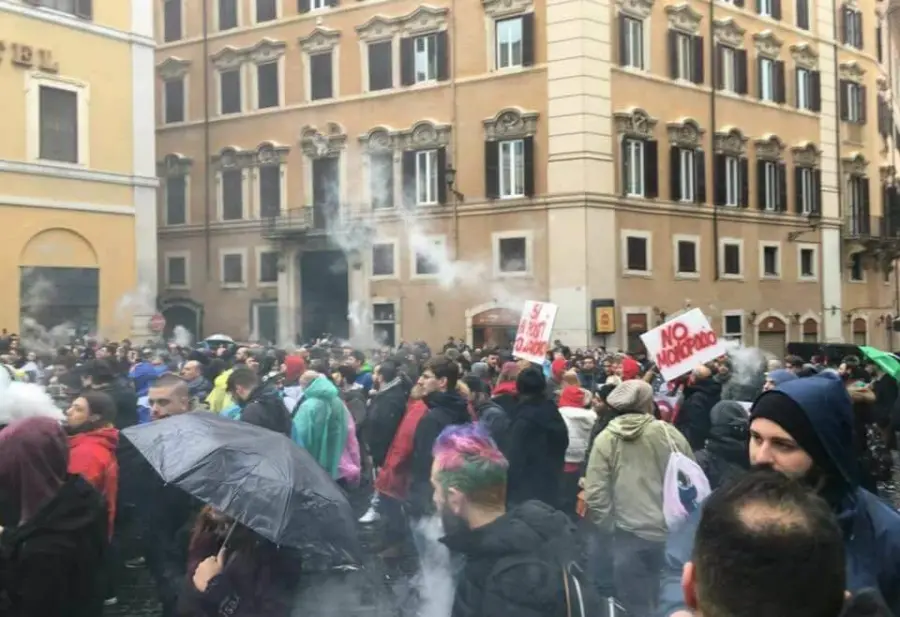 Sigarette elettroniche costeranno più delle classiche 'bionde': arriva stangata