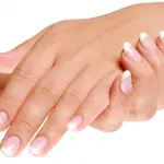 Mani secche e screpolate d'inverno: i rimedi naturali