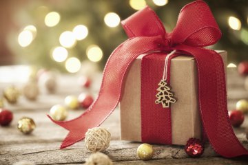 Ha solo 4 anni di vita ma guarisce dal cancro: “Il dono di Natale più bello”