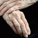 93enne portata via di forza dalla polizia dalla casa di riposo