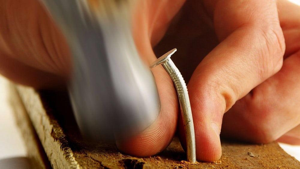 La famiglia Marsili non prova dolore come i supereroi