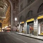 Negozi chiusi nei giorni festivi e festività: l'appello di Di Maio