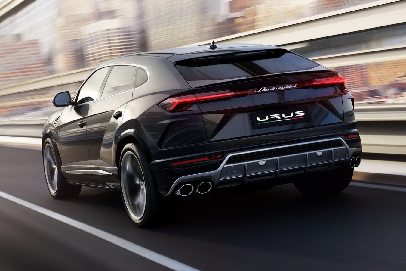 Lamborghini Urus: Suv più veloce al mondo, prezzi da 206mila euro