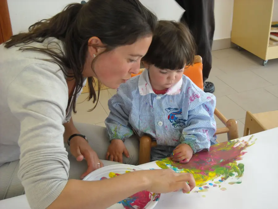 Scuola materna, maestre invecchiano: la fobia italiana di assumere under 35