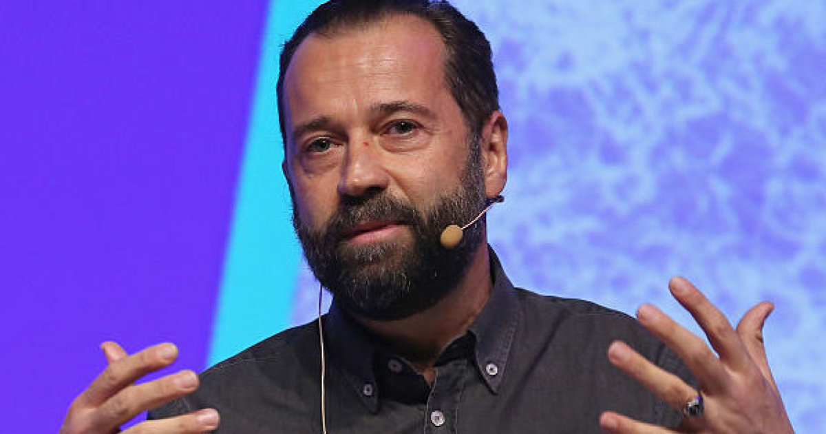 Fabio Volo ammonisce Silvio Berlusconi sullo Ius soli, ex premier non ribatte