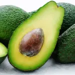 Avocado, alimentazione e cosmesi: benefici, proprietà e maschera ristrutturante