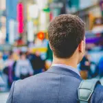 Insegnava inglese nelle scuole senza laurea: Mr James rischia fino a 6 anni di carcere