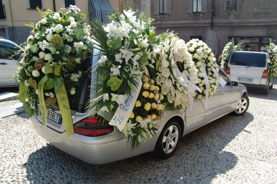 Tassa sul caro estinto, morire costerà di più: ecco l'Iva sul funerale
