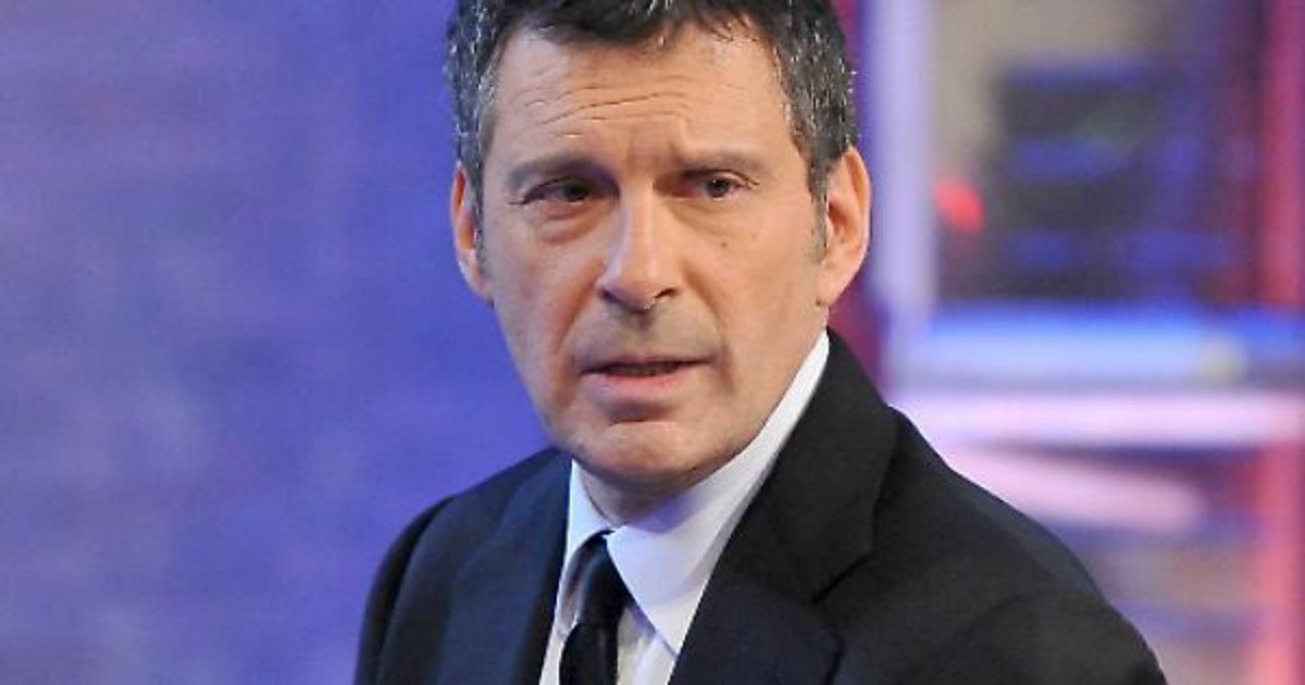 Malore per Fabrizio Frizzi, ricoverato in ospedale: come sta?