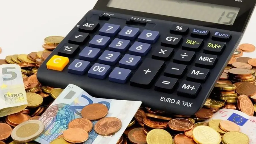 Bollo auto abolito nel 2018? Riecheggia la vecchia ipotesi berlusconiana