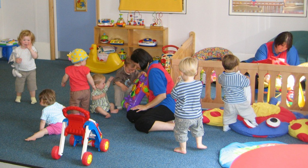 Bimbi al nido meno intelligenti di quelli che restano a casa