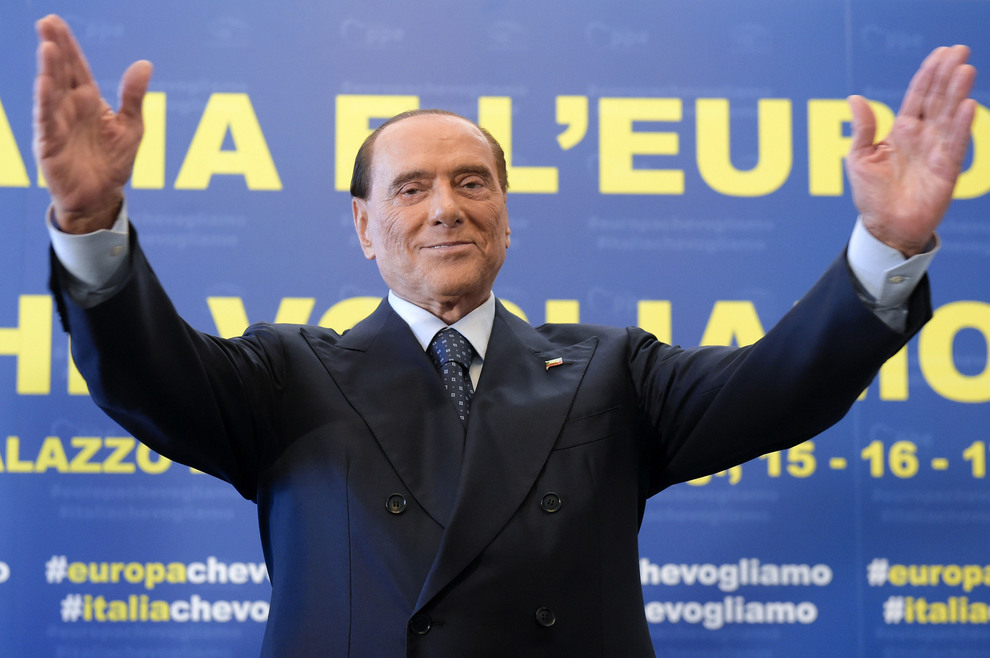 Silvio Berlusconi a Ischia promette rapida ricostruzione: solito slogan pre-elettorale?