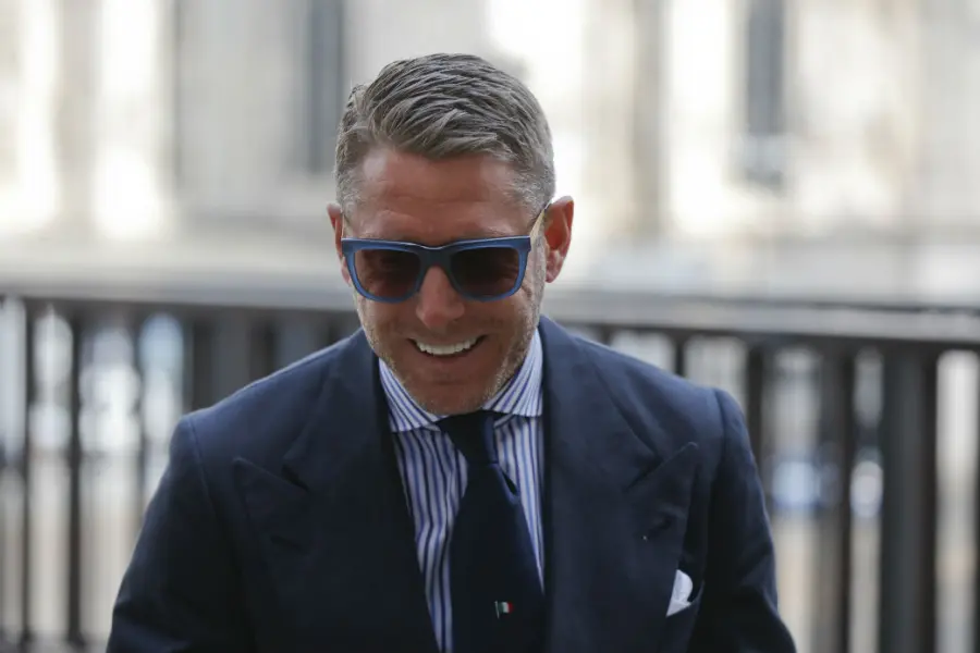 Lapo Elkann compie 40 anni: eccessi, glamour e passione per le auto