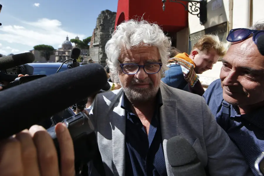 Beppe Grillo compra teatro Flaiano di Roma, in programma suoi spettacoli