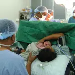 Violenza ostetrica, quando partorire significa subire umiliazioni