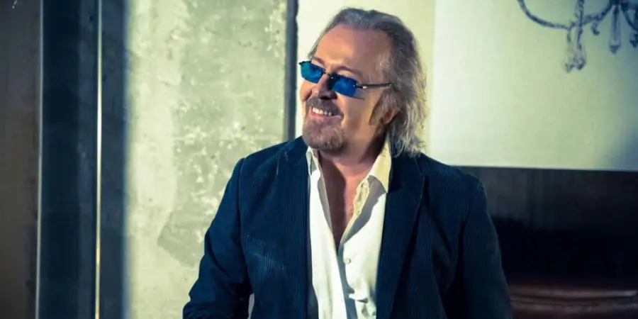 Malore per Umberto Tozzi, concerto Verona rinviato