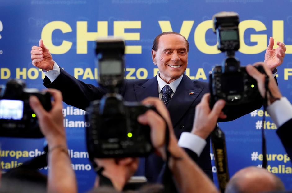 Berlusconi demolisce Di Maio a Fiuggi: 'Meteorina della politica'