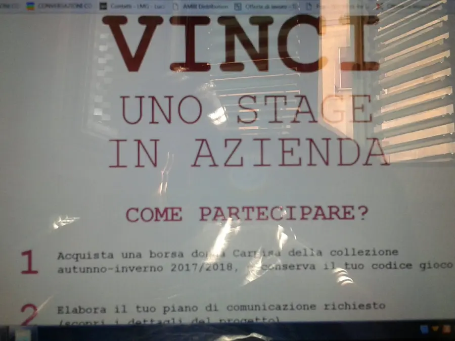 Vuoi lavorare da Carpisa? Compra una borsa e spera