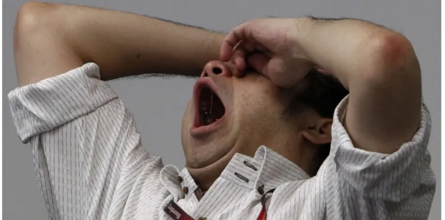 Perché lo sbadiglio è contagioso? Nessun legame col sonno