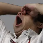 Perché lo sbadiglio è contagioso? Nessun legame col sonno
