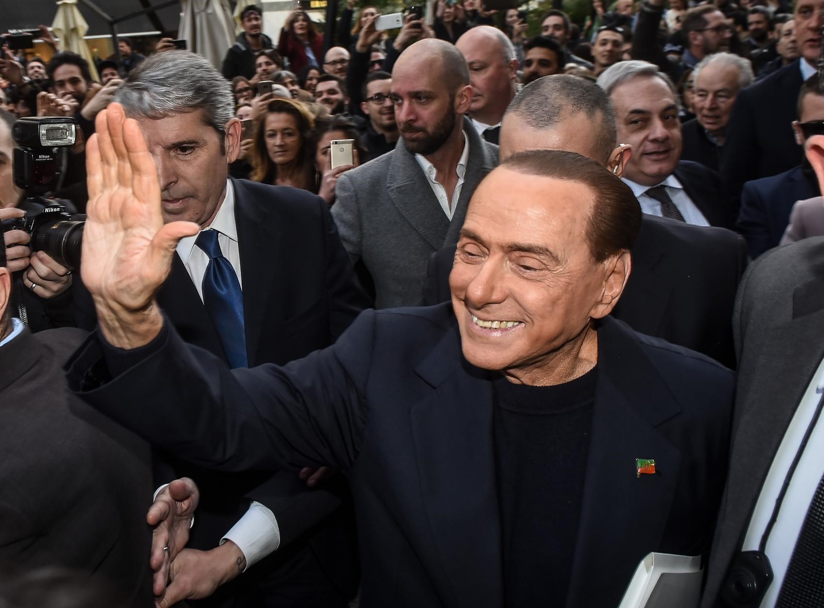 Silvio Berlusconi spende 6 milioni per due ville in Sardegna