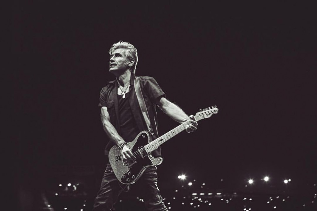 Ligabue archivia intervento alle corde vocali e riprende tour