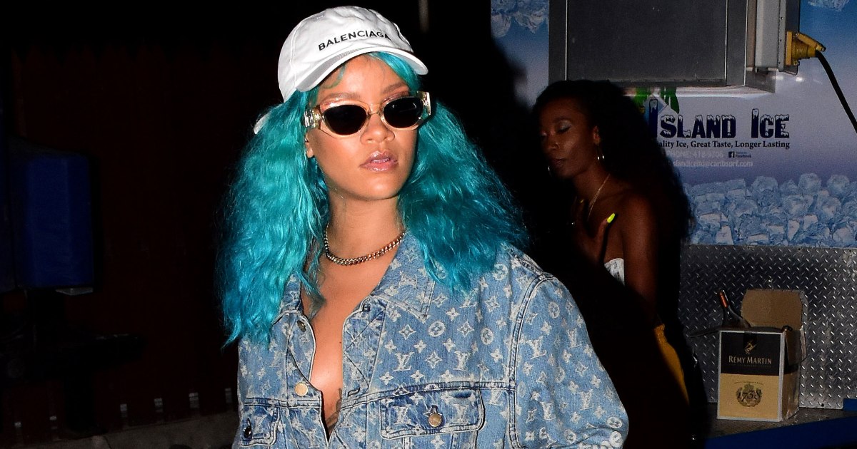 Rihanna Fata Turchina in attesa del Carnevale delle Barbados