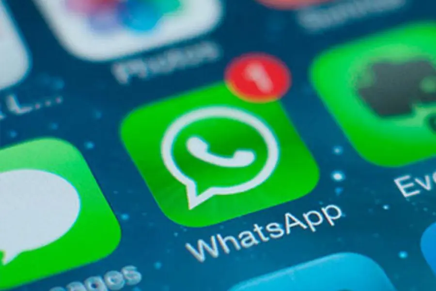 WhatsApp: come evitare la nuova truffa dei colori
