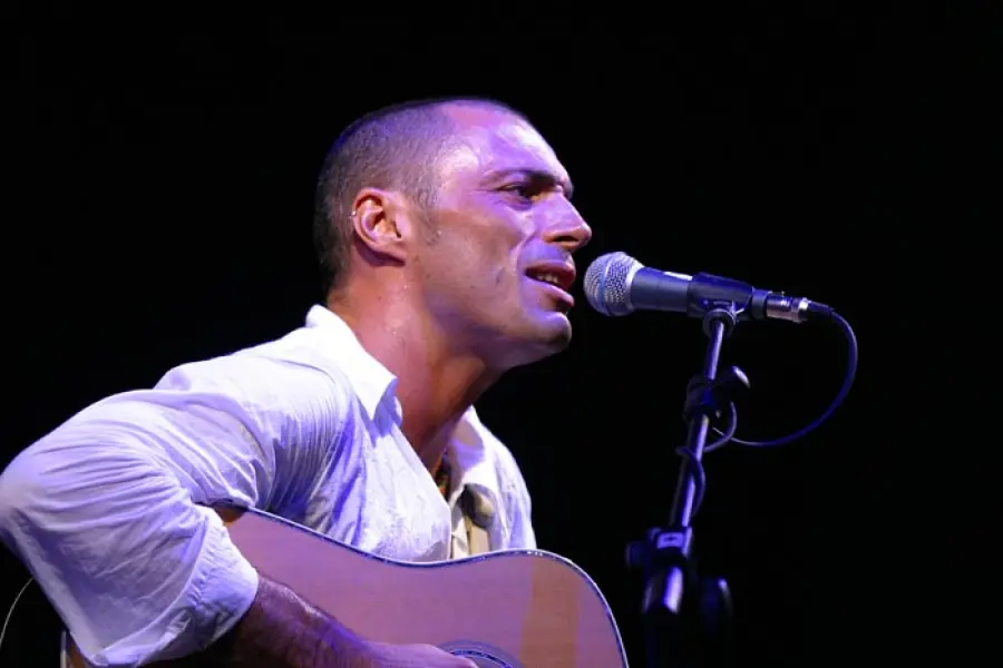 Alex Britti sarà papà di Edoardo, fidanzata è incinta