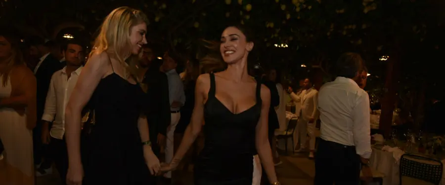 Belen Rodriguez news, limoni contro i paparazzi: gelosa di Stefano?
