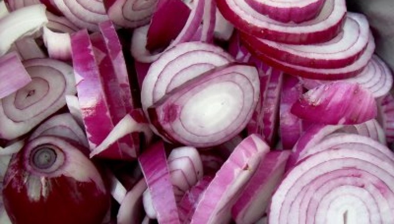 Cipolle rosse contro tumore al seno e al colon