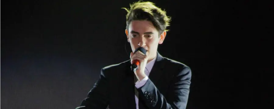 Michele Bravi vorrebbe amare un uomo o una donna