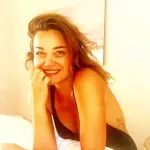 Romina Carrisi Power piange al Maurizio Costanzo Show