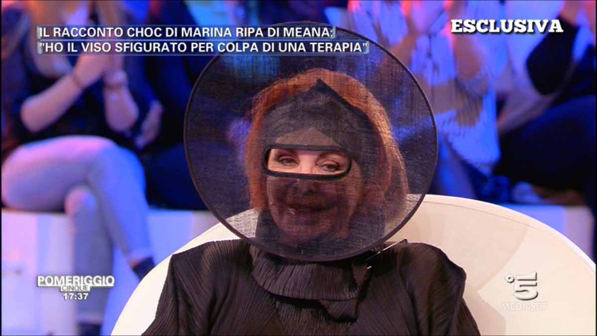 Marina Ripa di Meana sfigurata: la lotta contro il cancro prosegue