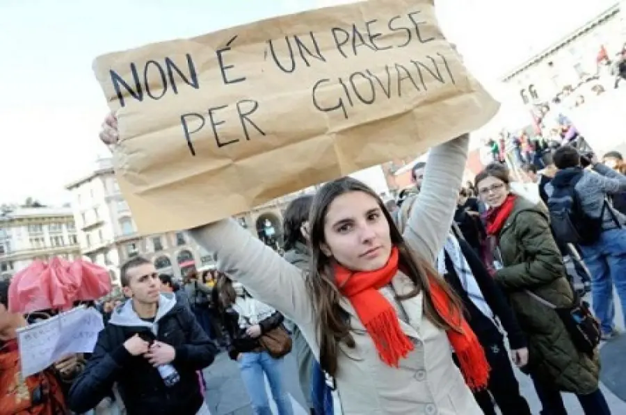 Laureati italiani: percentuale bassa di occupati entro tre anni dal titolo
