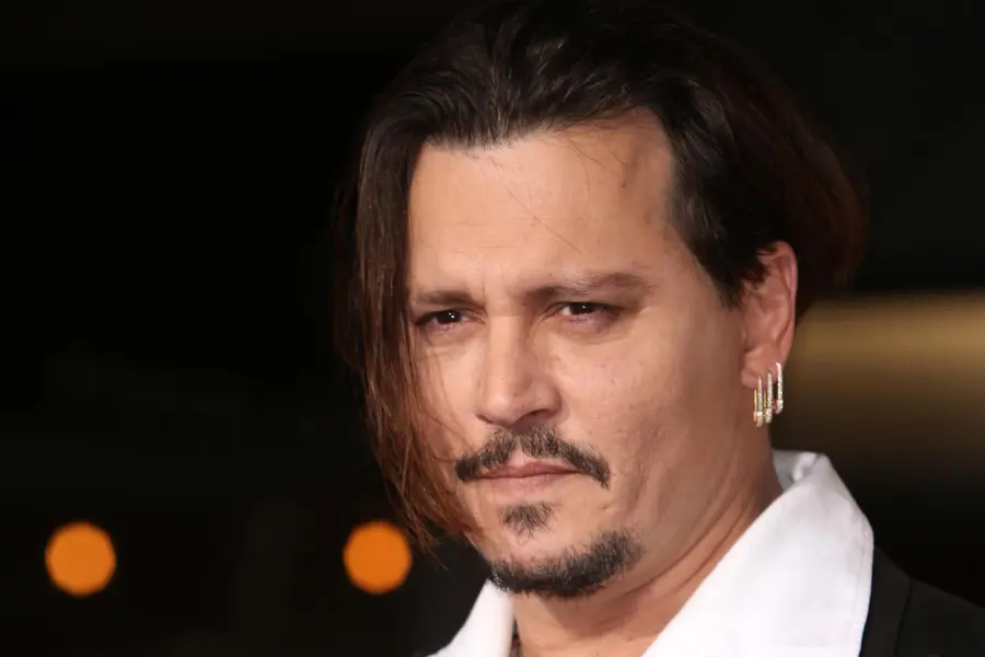 Johnny Depp avrebbe problemi economici: spese folli e investimenti sbagliati