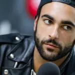 Marco Mengoni frequenta un locale gay-friendly ma sarebbe fidanzato con una ragazza