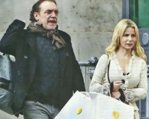 Nino Frassica fidanzato con Barbara Exignotis, ex star del cinema a luci rosse