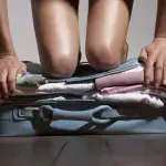 Cosa mettere in valigia, idee viaggio: 10 cose essenziali per partire leggeri